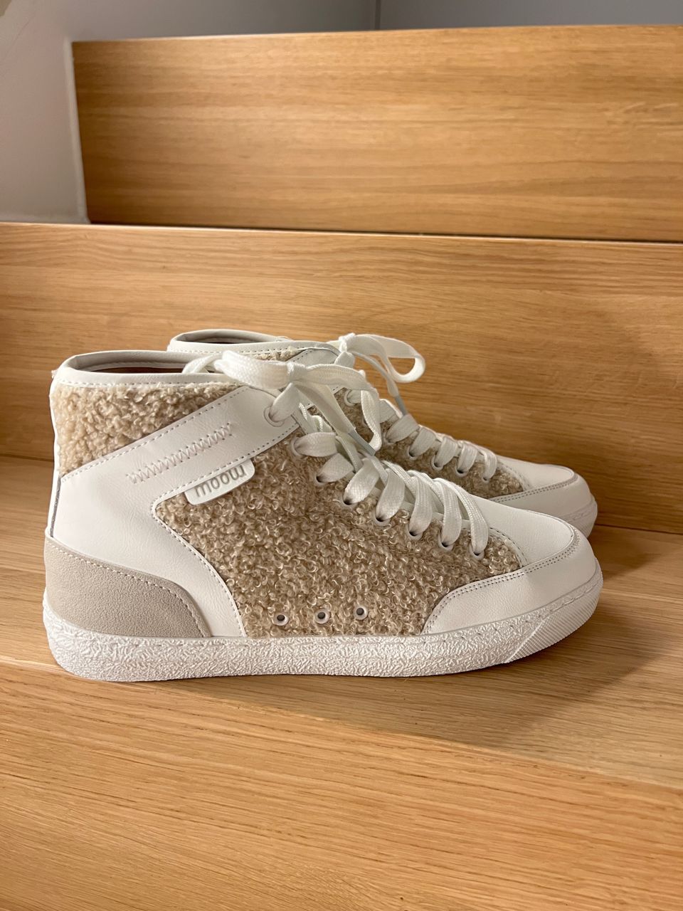 Sneakers nude teddy